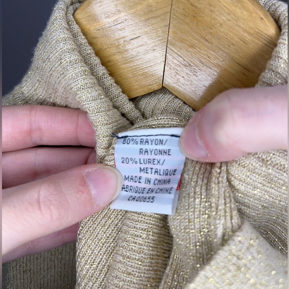 Reitmans Yellow and Gold Metallic Detail Tank Top Turtle Neck + Cardigan - Picture 4 of 10